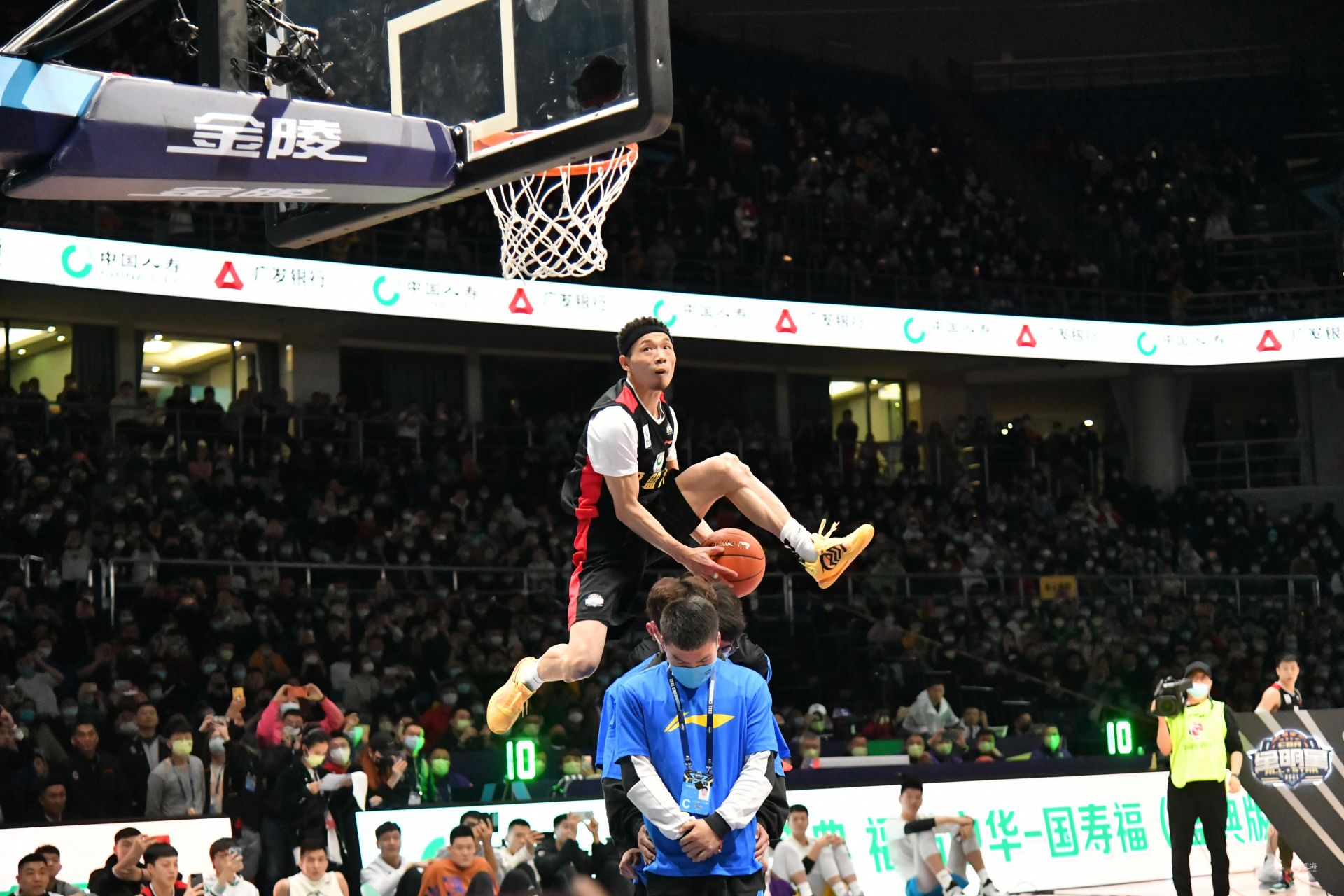 小角度射门 小角度射门